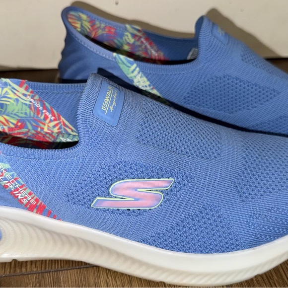 Skechers Woman’s Go Walk Anywhere Slip on Shoes - Picture 1 of 8